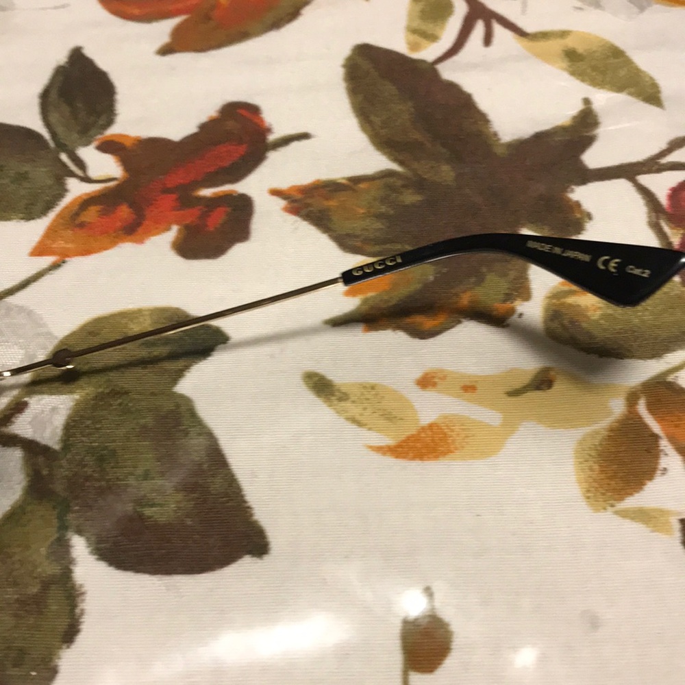 Sunglasses Gucci - Picture 3 of 6